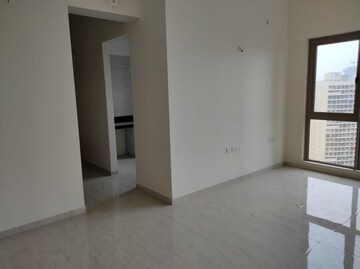 Room in 2 BHK Apartment at Sheth Auris Serenity Tower 1, Malad West – for Rent