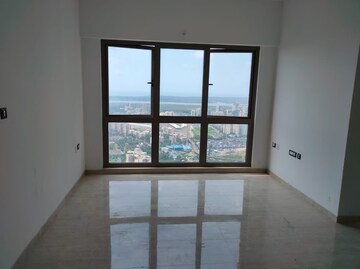 Room in 2 BHK Apartment at Sheth Auris Serenity Tower 1, Malad West – for Rent