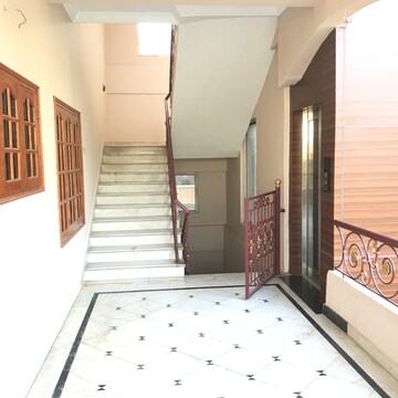 Bedroom in 6+ BHK Independent House at Jubilee Hills – for Rent