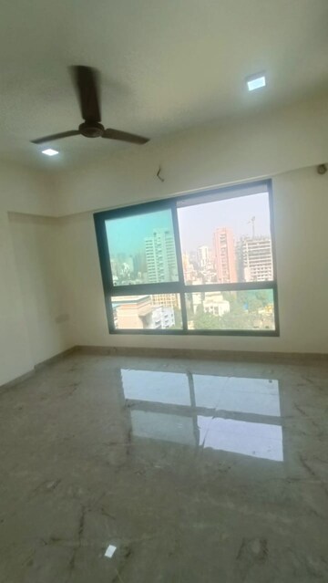 Room in 2 BHK Apartment at Borivali West – for Rent