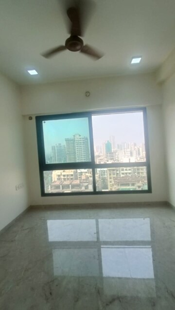 Room in 2 BHK Apartment at Borivali West – for Rent