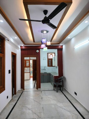 Living Room in 2 BHK Builder Floor at Sector 43 – for Rent
