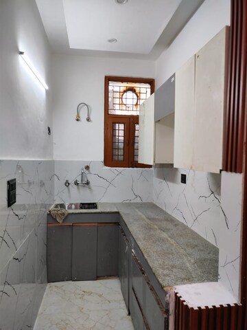Kitchen in 2 BHK Builder Floor at Sector 43 – for Rent