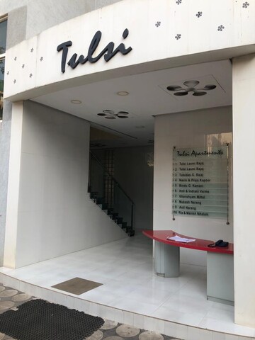 Master Bedroom in 3 BHK Apartment at Tulsi Apartment Chembur, Chembur – for Rent