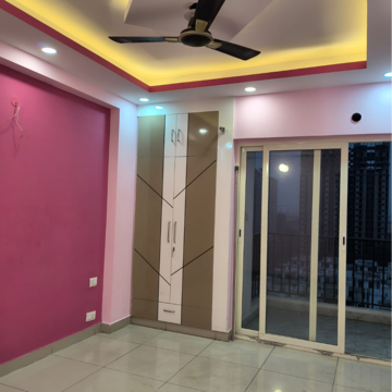 Building Lobby in 3 BHK Apartment at Panchsheel Greens II, Panchsheel Green – for Rent