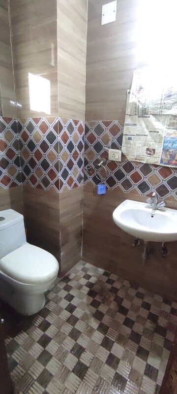 Bathroom in 1 BHK Builder Floor at Saket – for Rent