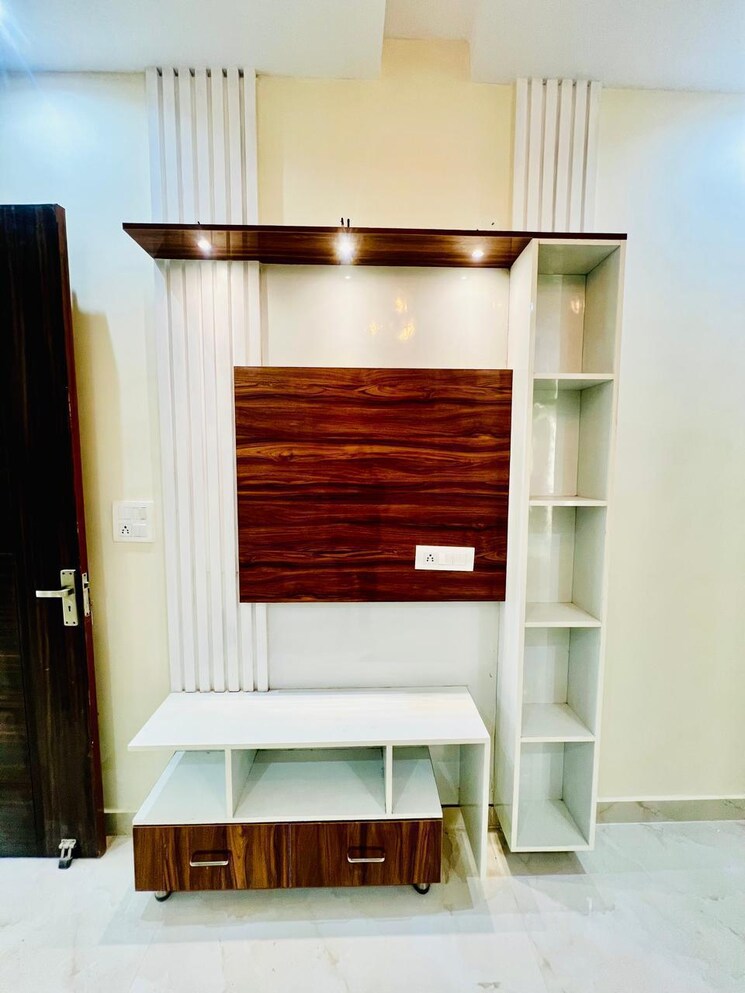 Room, kharar mohali road 3 Bedroom 125 Sq.Yd. Apartment In Kharar Mohali Road Kharar 8105875