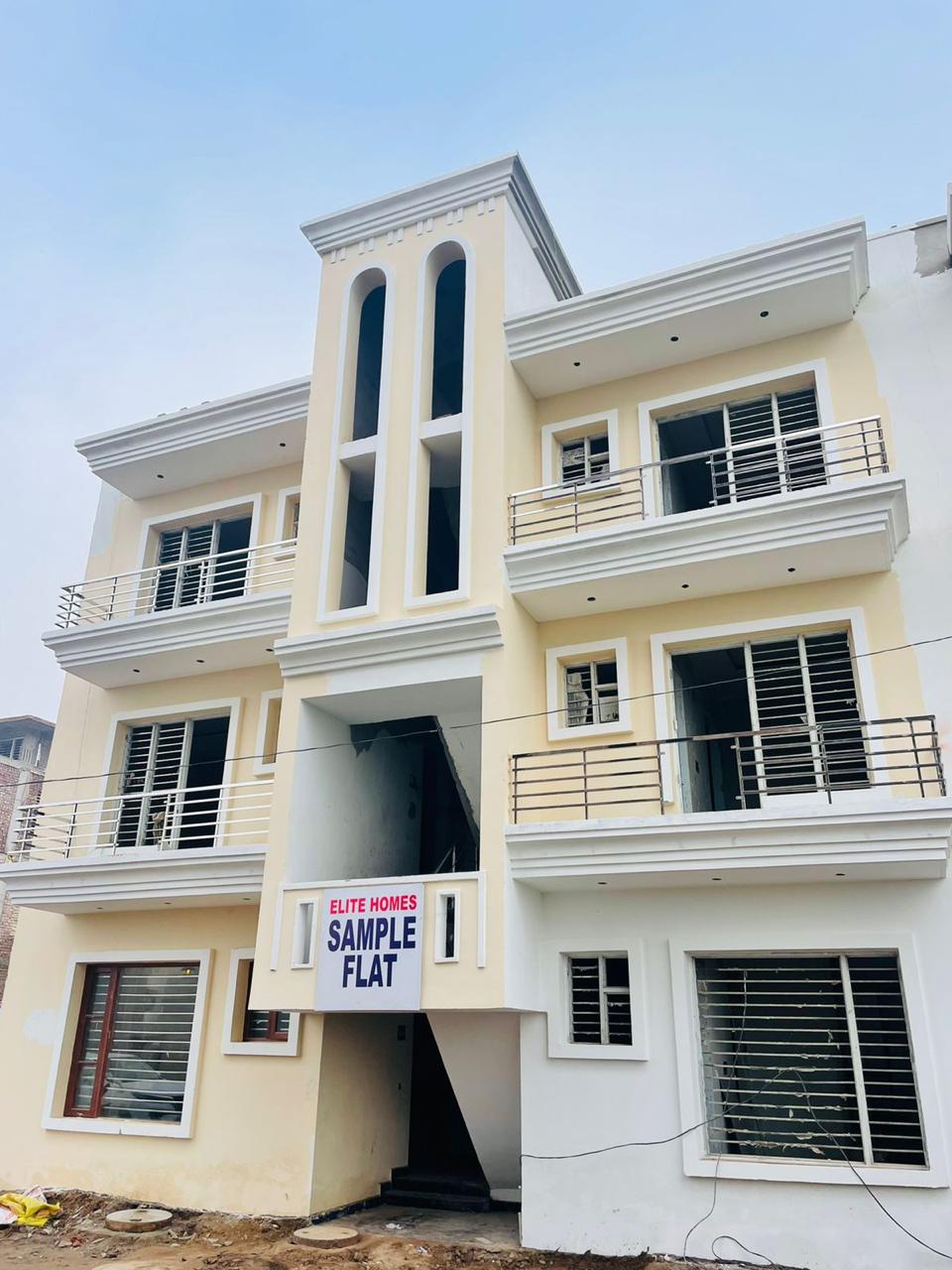 3 BHK + Servant Room,Study Room,Extra Room Apartment For Sale in Guru Fateh Colony 