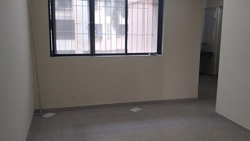 Room in 2 BHK Apartment at Runwal Eirene, Balkum Pada – for Sale