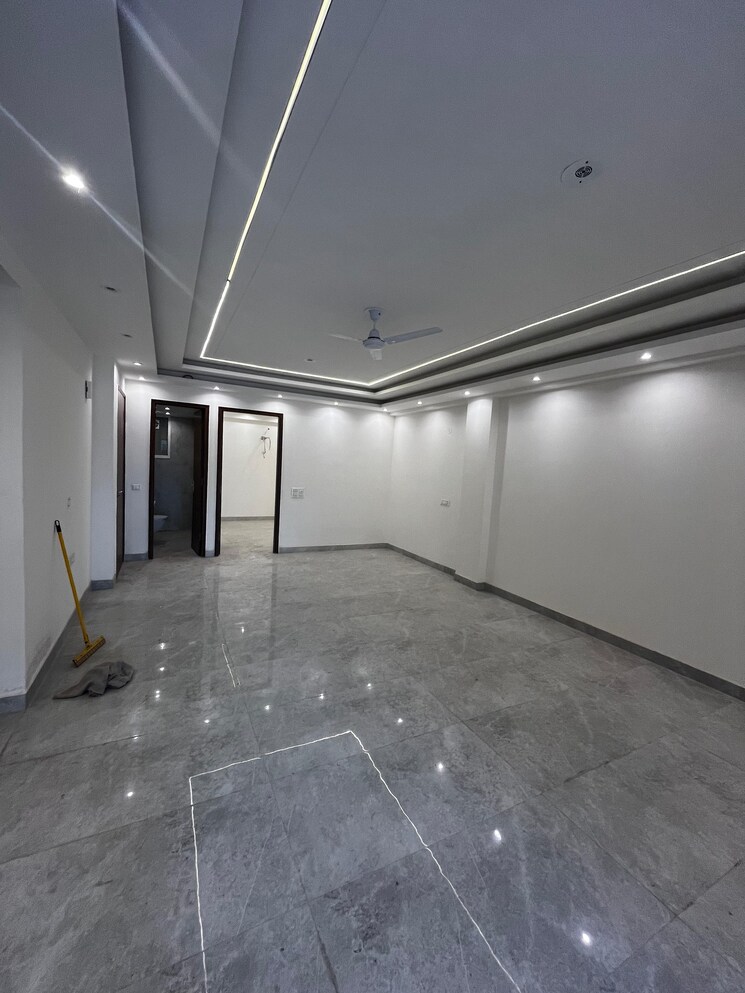 Room, mandi 4 Bedroom 170 Sq.Yd. Builder Floor In Mandi Delhi 8105918