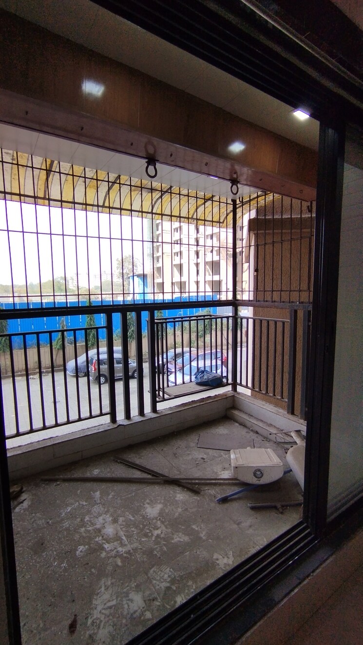 Balcony, raunak-city-sector-4-d10 2 Bedroom 850 Sq.Ft. Apartment In Kalyan West Thane 8105923