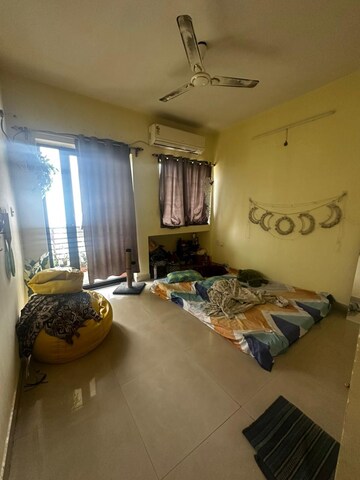Living Room in 3 BHK Apartment at Hiland Elgin, Batanagar – for Sale