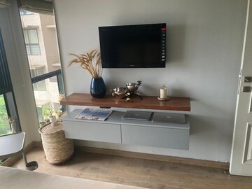 Furnished Amenities in 2.5 BHK Apartment at Kanakia Rainforest, Andheri East – for Rent