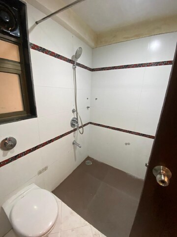 Furnished Amenities in 3 BHK Apartment at Bandra West – for Rent