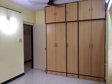 Room in 3 BHK Apartment at Juhu – for Rent