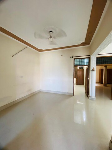 Room in 2 BHK Apartment at Sunny Enclave – for Rent