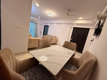 Team Area in 3 BHK Apartment at Hubtown Hillcrest, Andheri East – for Rent