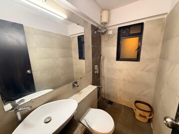Team Area in 3 BHK Apartment at Hubtown Hillcrest, Andheri East – for Rent