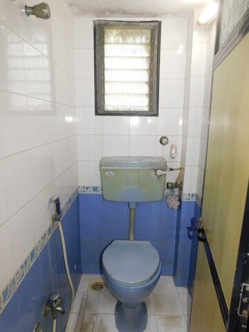 Bathroom in 1 RK Apartment at Shalimar Apartments Ghatkopar, Ghatkopar West – for Sale