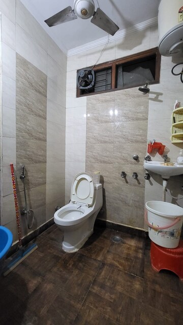 Bathroom in 3 BHK Apartment at Chhajjupur – for Rent