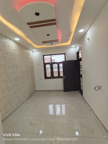 Room in 2 BHK Independent House at Jankipuram Extension – for Sale