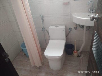 Bathroom in 6 BHK Independent House at New Friends Colony – for Rent
