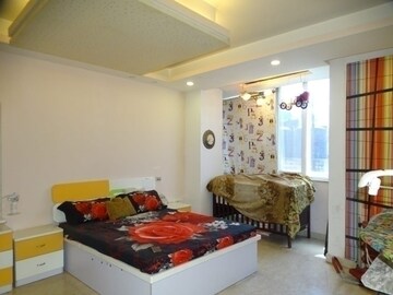 Bedroom in 6 BHK Independent House at New Friends Colony – for Rent