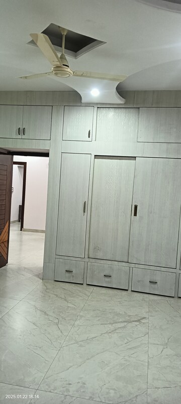 Bathroom in 3 BHK Builder Floor at Panchkula Urban Estate – for Rent