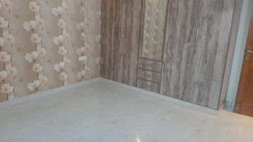 Room in 2 BHK Builder Floor at Nar Vihar 1, Sector 34 – for Rent