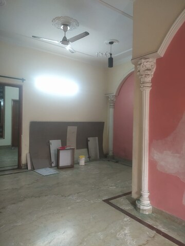 Building Lobby in 2 BHK Builder Floor at RWA Apartments Sector 41, Sector 41 – for Rent