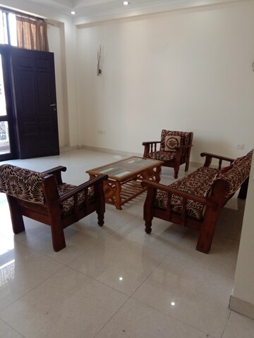 Living Room in 2 BHK Independent House at Sector 41 – for Rent