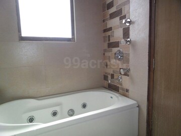 Bathroom in 3 BHK Builder Floor at Eros Rosewood City, Sector 49 – for Rent