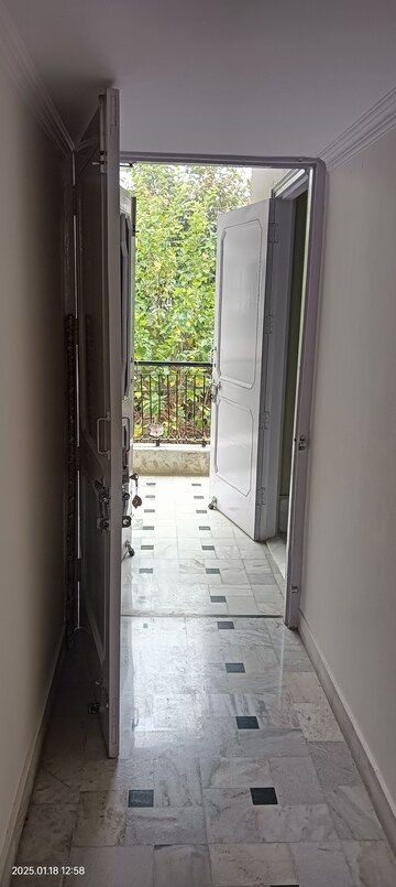 Room in 2 BHK Independent House at Sector 15 – for Rent