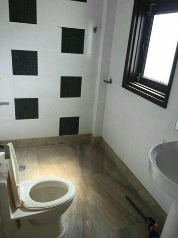Bathroom in 1 BHK Builder Floor at Lajpat Nagar 4 – for Rent