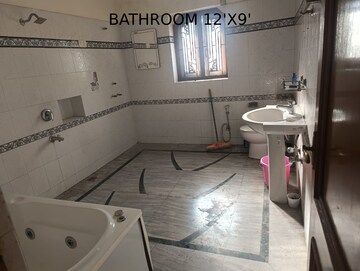 Master Bedroom in 5 BHK Villa at Vasant Vihar – for Rent