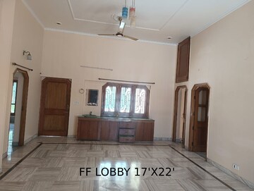 Bathroom in 5 BHK Villa at Vasant Vihar – for Rent