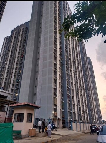 1 BHK Apartment – Exterior View View at Goregaon West - for Rent