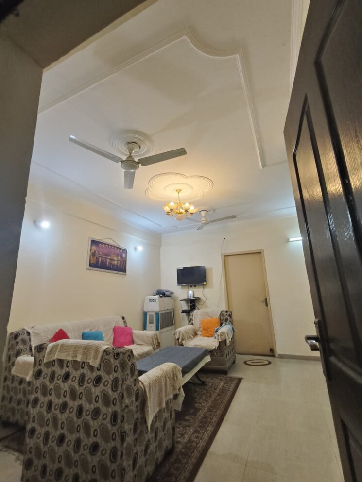 Master Bedroom, trehan-hill-view-garden 2 Bedroom 1111 Sq.Ft. Builder Floor In Alwar Bypass Road Bhiwadi 8106267