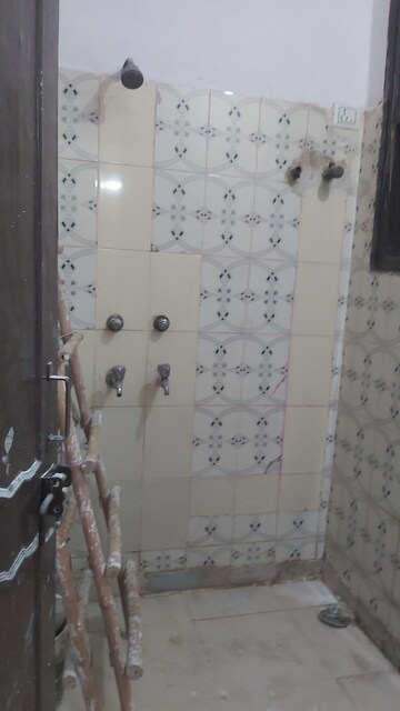 Bathroom in 2.5 BHK Builder Floor at Mayur Vihar – for Sale