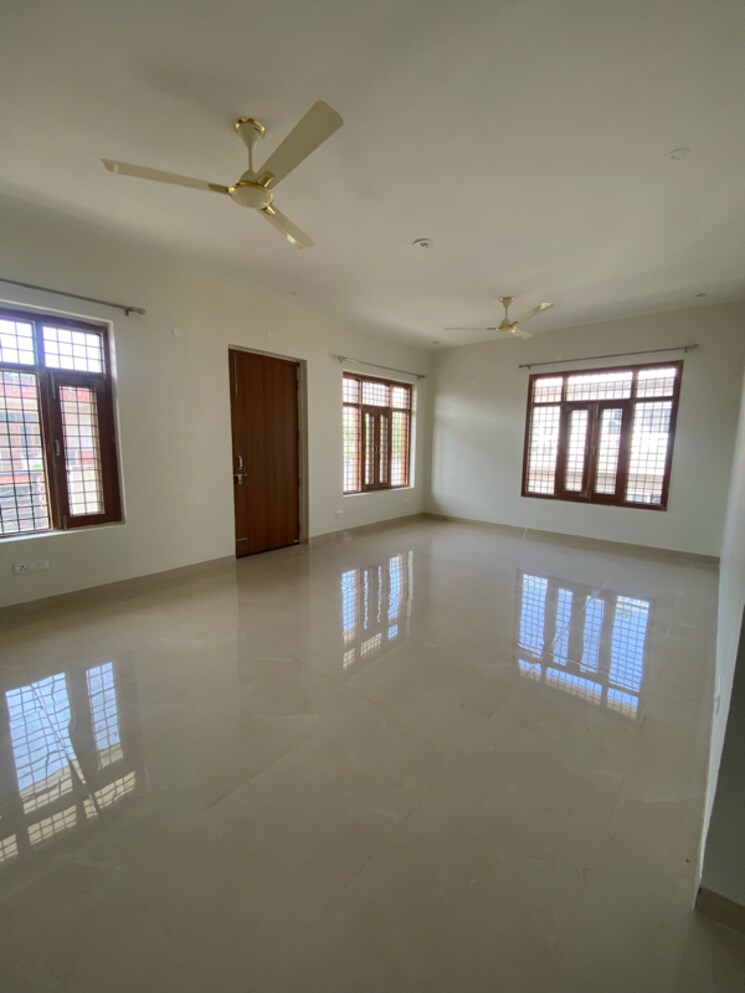 Room, ansal-plaza-sector-23 3 Bedroom 2000 Sq.Ft. Builder Floor In Carterpuri Village Gurgaon 8106269