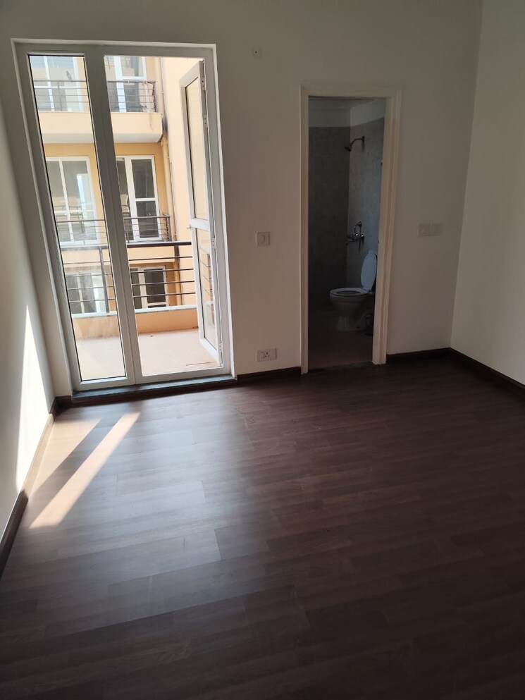 Room, bptp-parkland-pride 4 Bedroom 278 Sq.Yd. Apartment In Sector 77 Faridabad 8106275