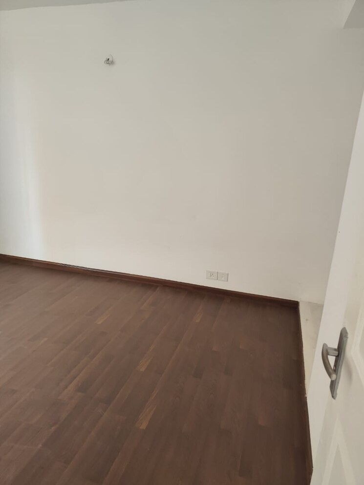 Room, bptp-parkland-pride 4 Bedroom 278 Sq.Yd. Apartment In Sector 77 Faridabad 8106275