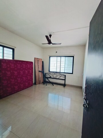 Room in 2 BHK Apartment at Wadgaon Sheri – for Rent