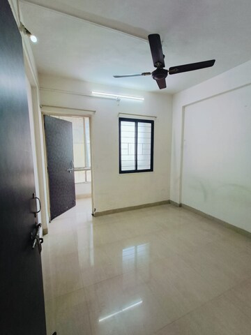 Room in 2 BHK Apartment at Wadgaon Sheri – for Rent