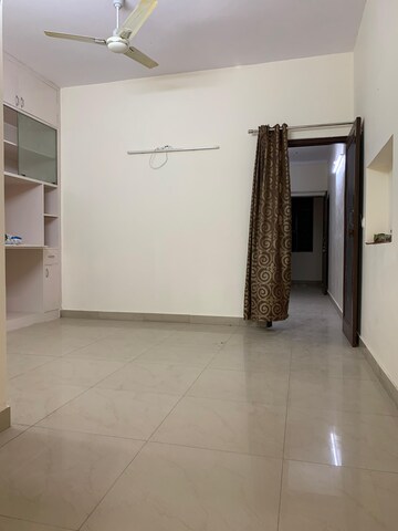 Room in 2 BHK Builder Floor at Kalkaji – for Rent