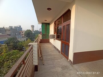 Balcony in 1 BHK Independent House at Unitech Infospace, Sector 21 – for Rent