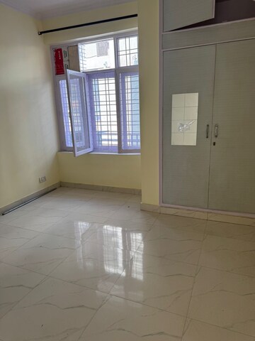 Room in 3 BHK Independent House at Ansal Plaza Sector-23, Sector 23 – for Rent