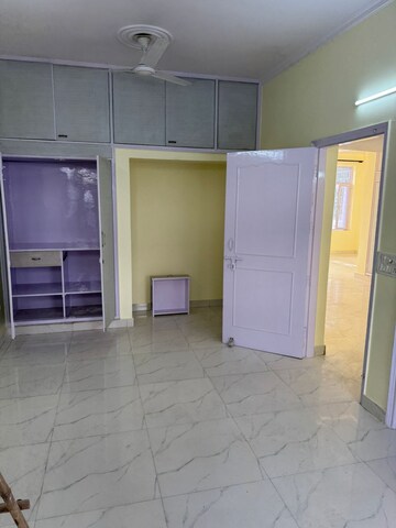 Building Lobby in 3 BHK Independent House at Ansal Plaza Sector-23, Sector 23 – for Rent