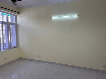 Room in 3 BHK Independent House at Ansal Plaza Sector-23, Sector 23 – for Rent