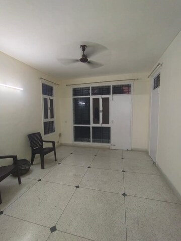 Room in 3 BHK Builder Floor at Sector 50 – for Rent